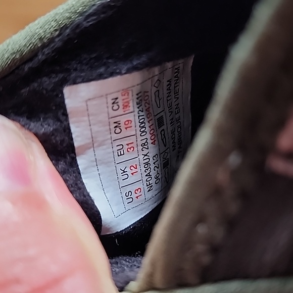 The North Face slippers size 13 little kids - Picture 4 of 5